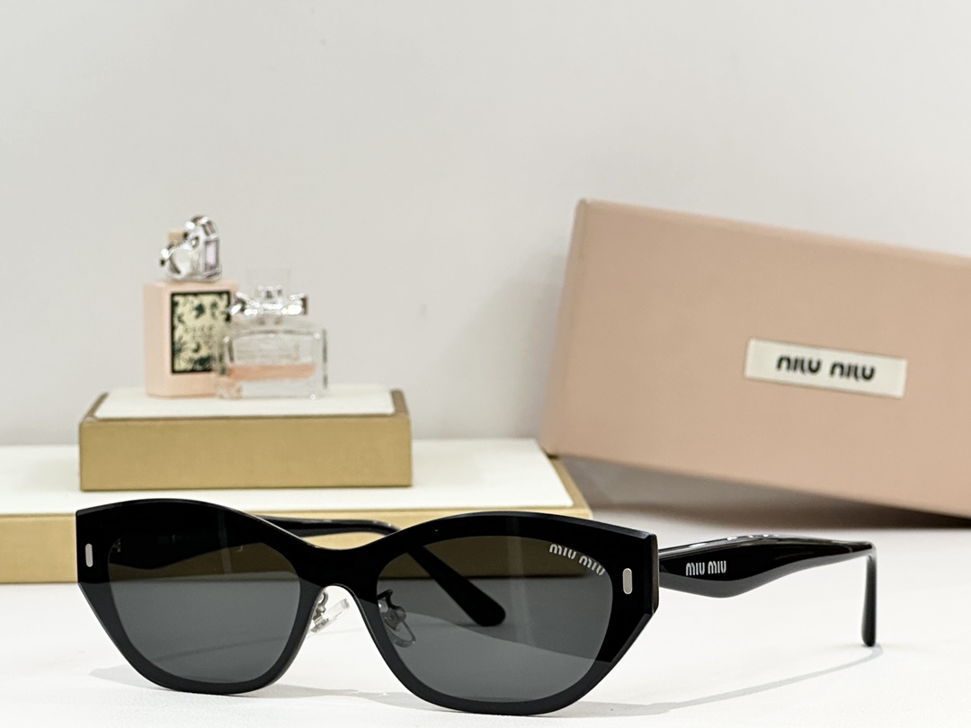  MIU MI*
MOD：SMU 57WS
Size：144口0-152
