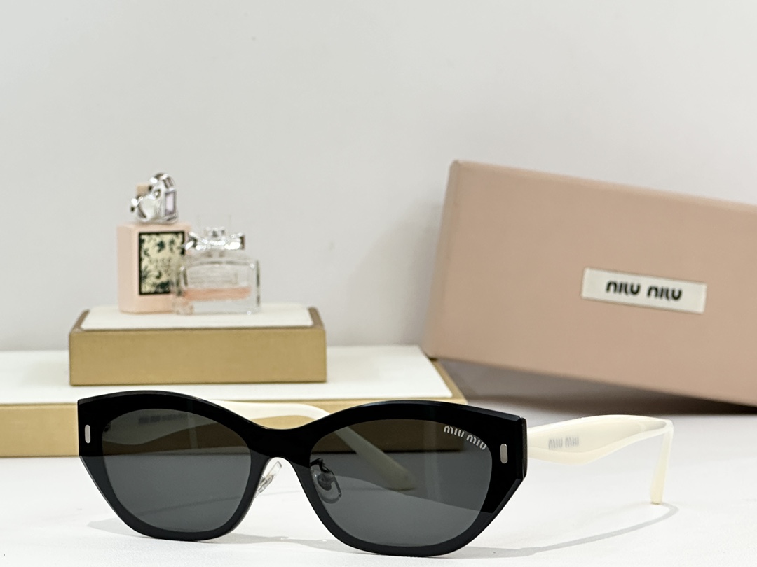 MIU MI*
MOD：SMU 57WS
Size：144口0-152
