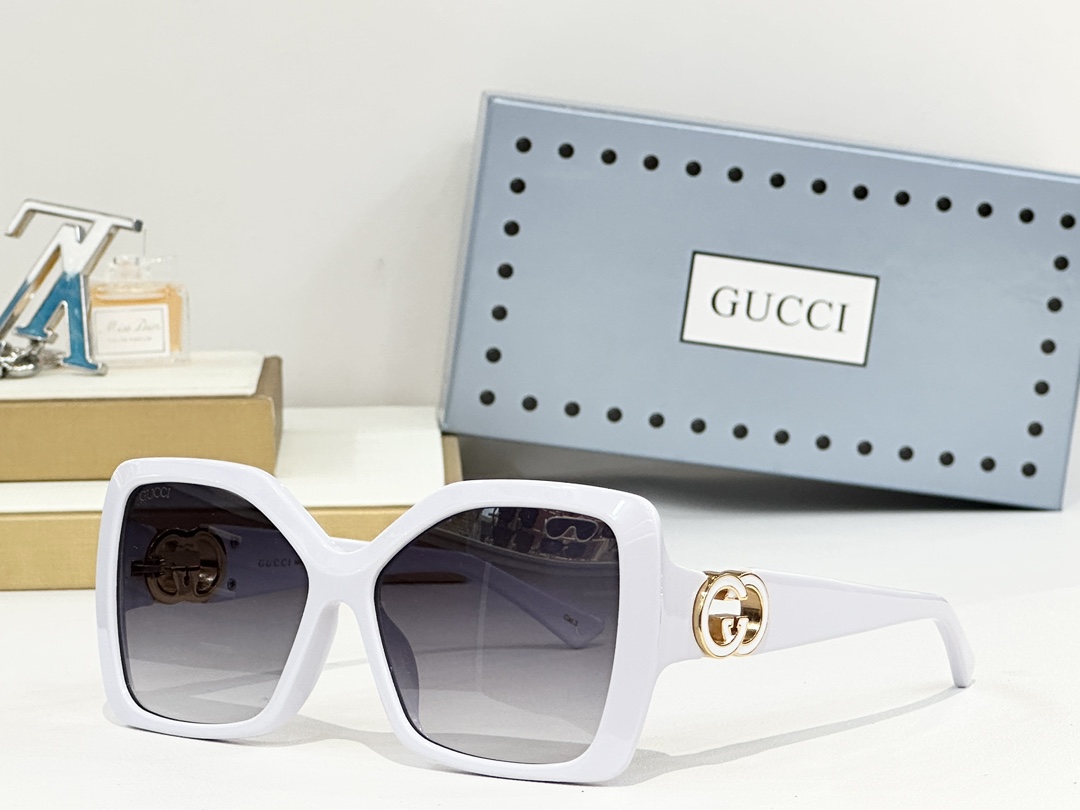  GUCC*
MODEL：GG2015S
SIZE：57口16-145
