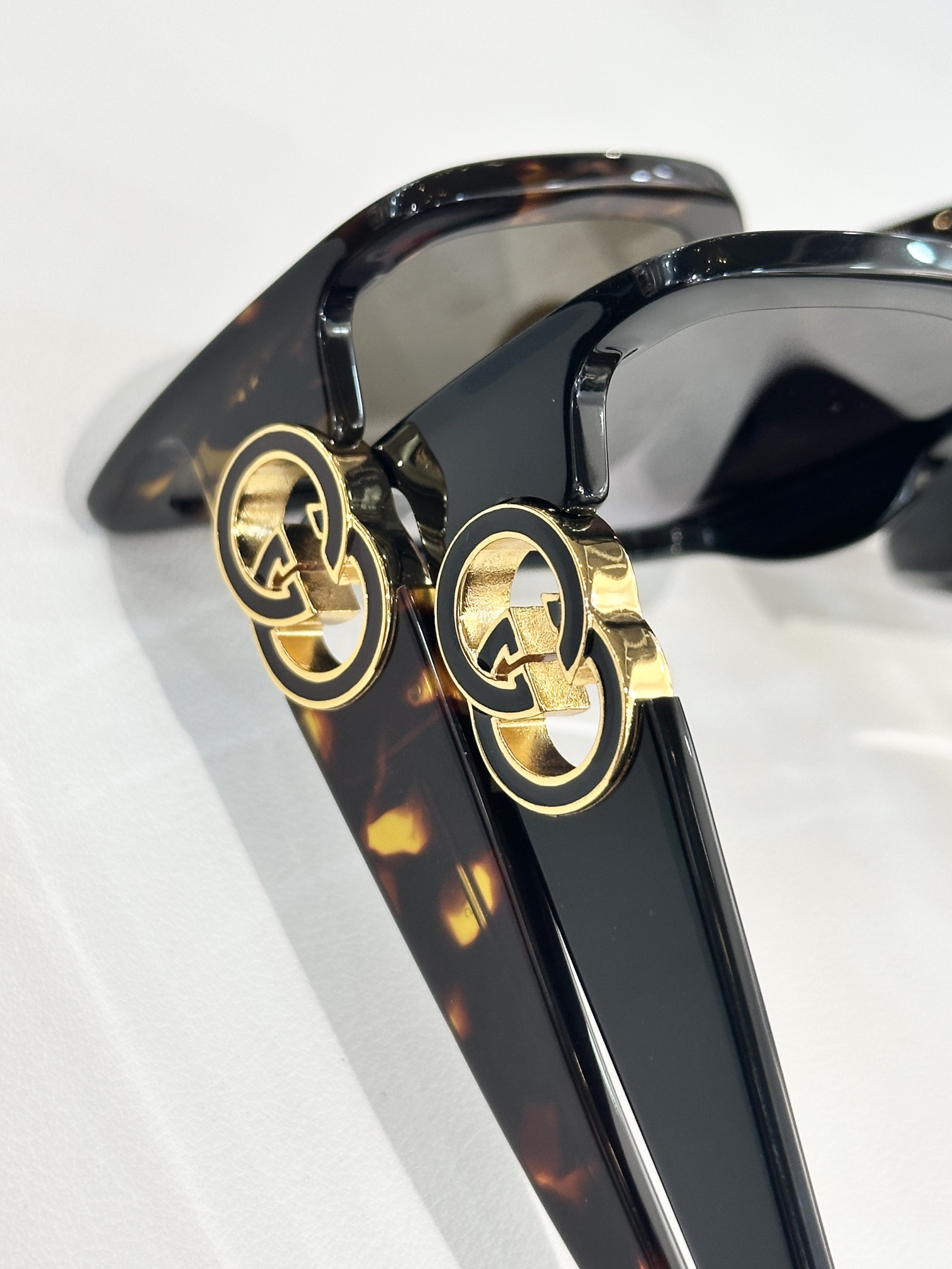  GUCC*
MODEL：GG2015S
SIZE：57口16-145
