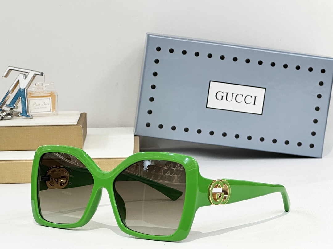  GUCC*
MODEL：GG2015S
SIZE：57口16-145
