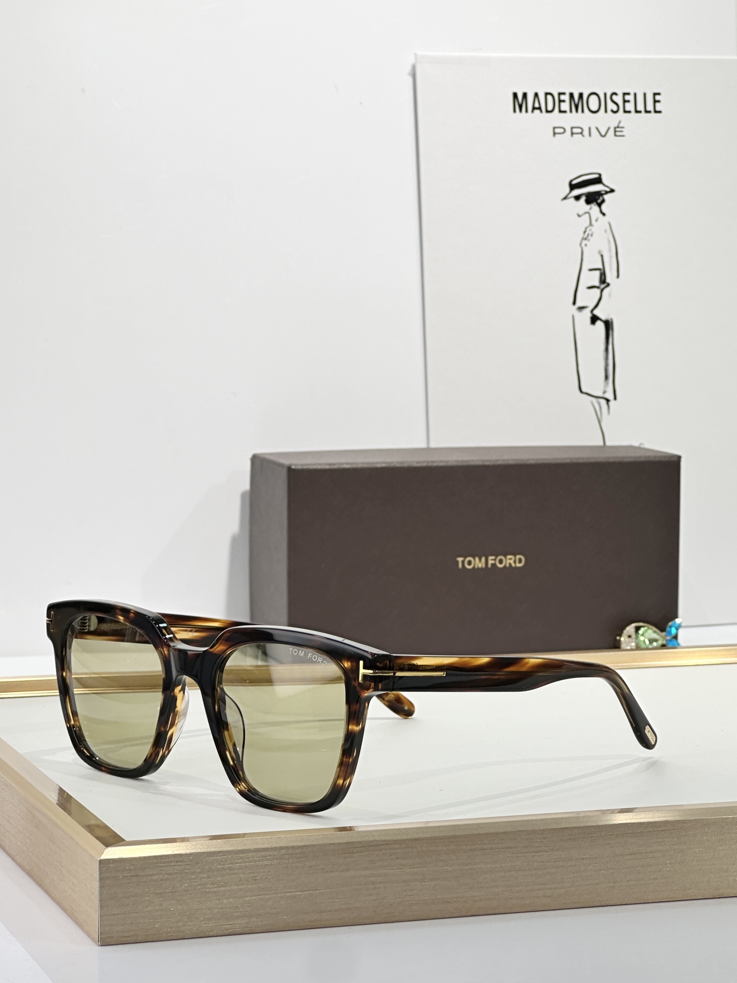 TOM FORD
MODEL：TF1162-k
SIZE53口22-145
