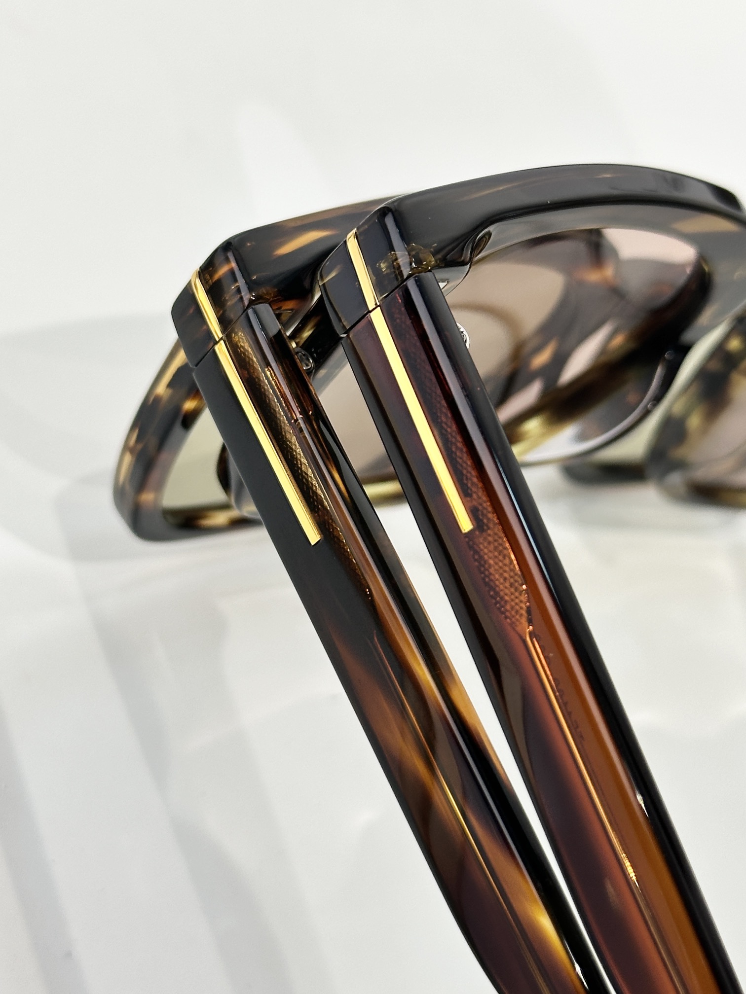  TOM FORD
MODEL：TF1162-k
SIZE53口22-145
