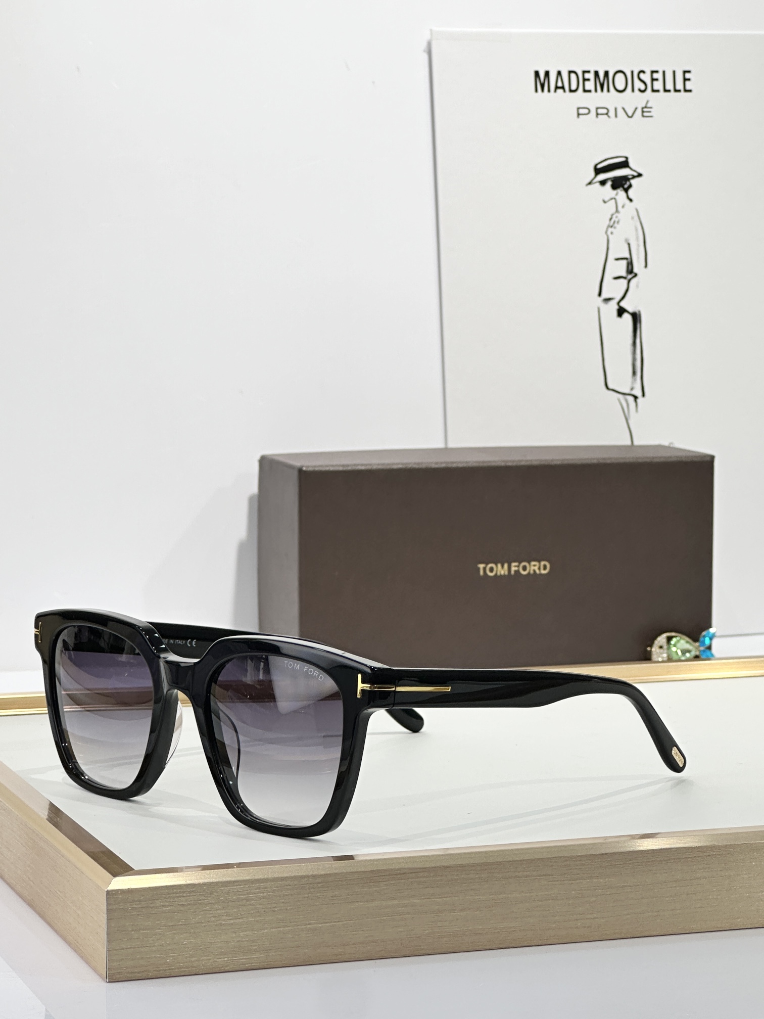  TOM FORD
MODEL：TF1162-k
SIZE53口22-145
