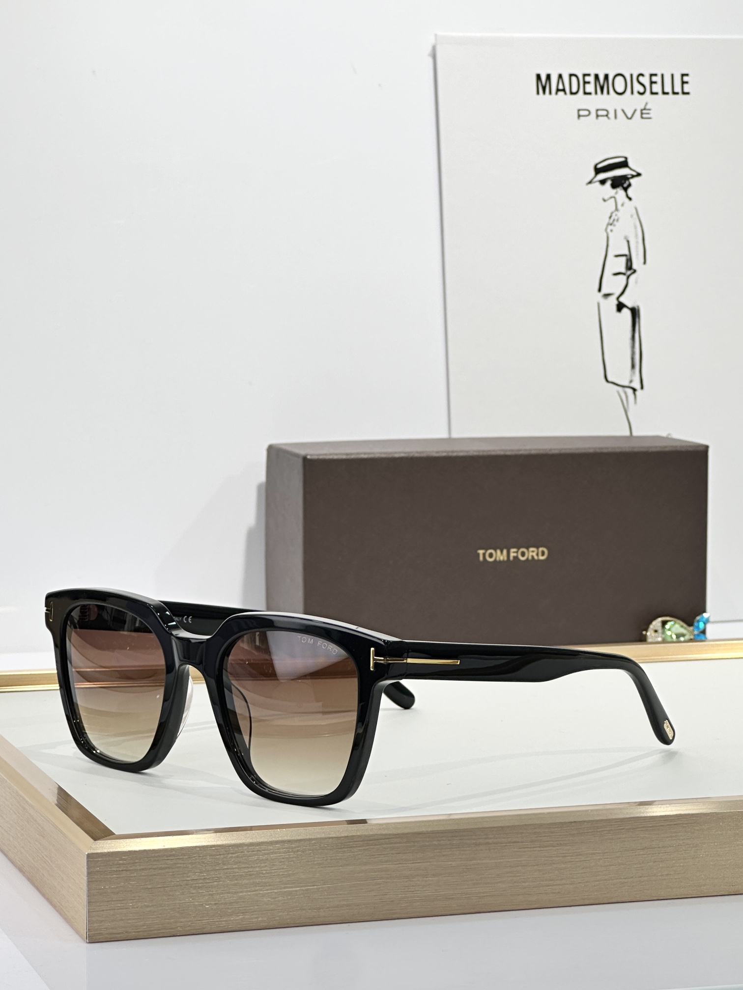  TOM FORD
MODEL：TF1162-k
SIZE53口22-145
