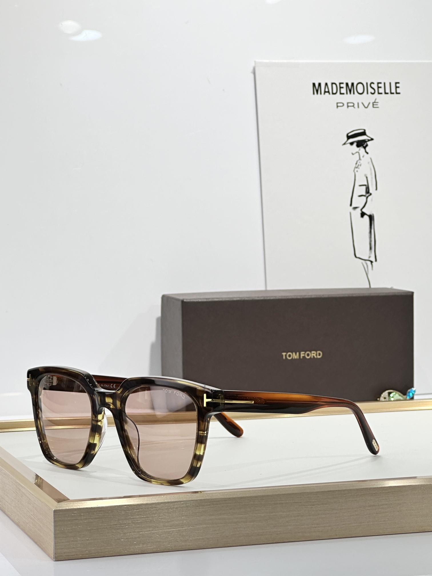  TOM FORD
MODEL：TF1162-k
SIZE53口22-145

