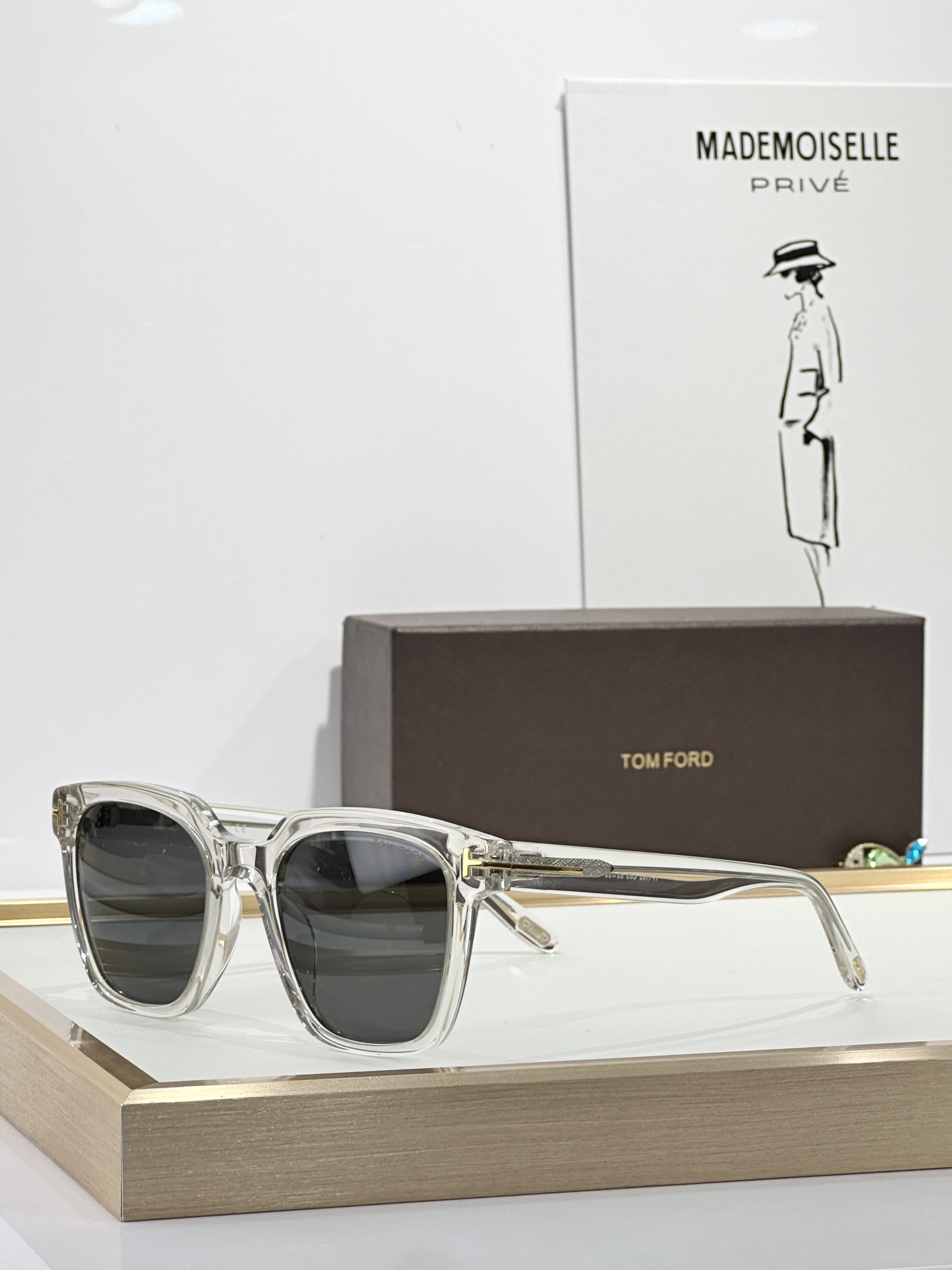  TOM FORD
MODEL：TF1162-k
SIZE53口22-145
