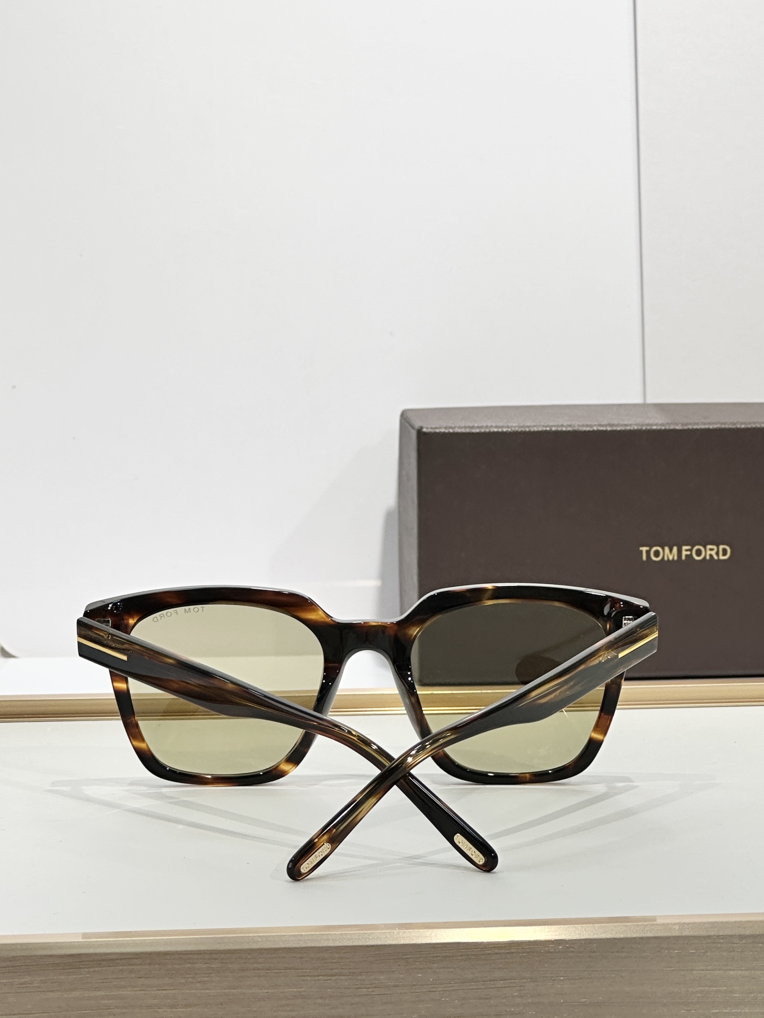  TOM FORD
MODEL：TF1162-k
SIZE53口22-145
