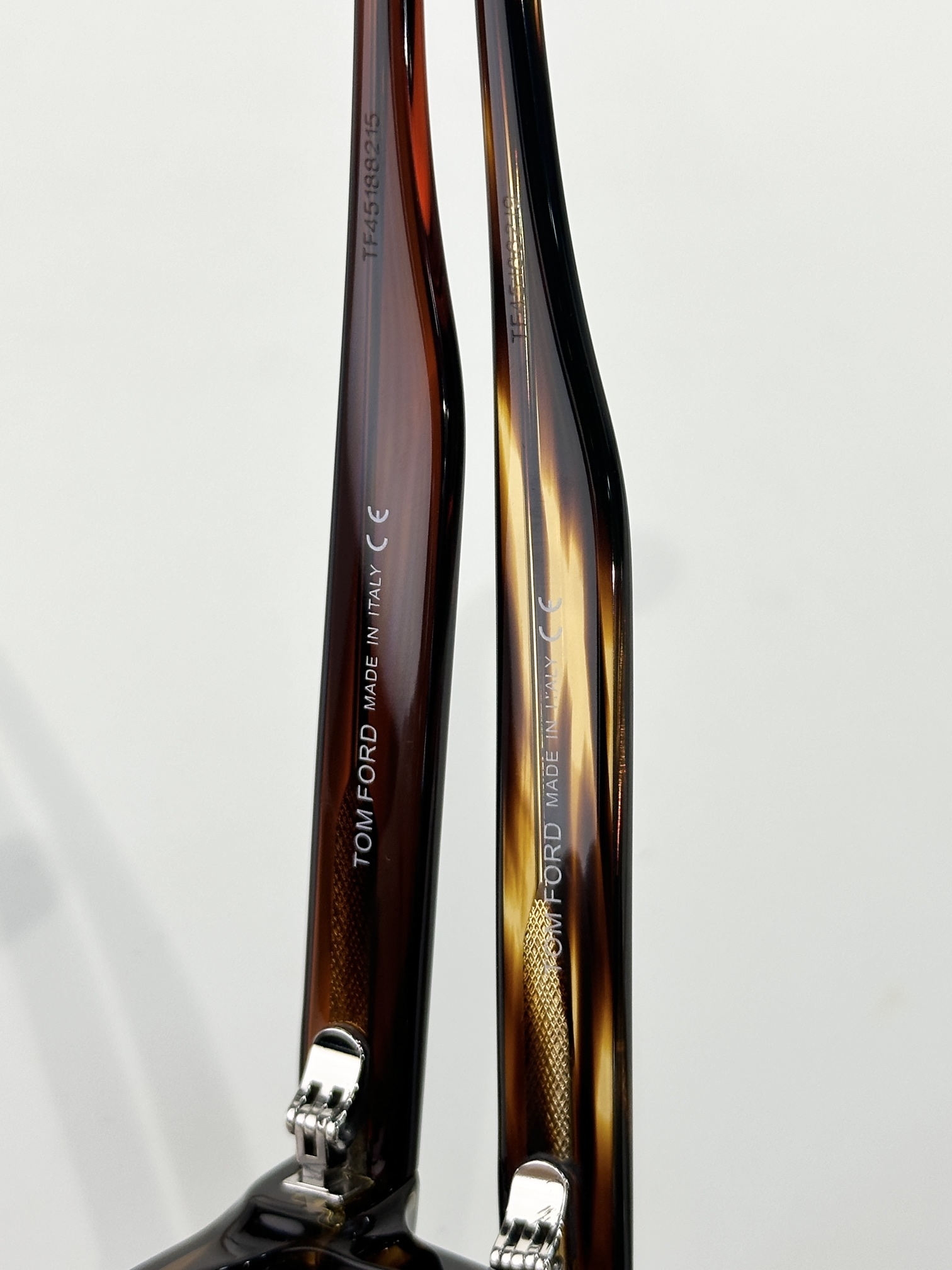  TOM FORD
MODEL：TF1162-k
SIZE53口22-145
