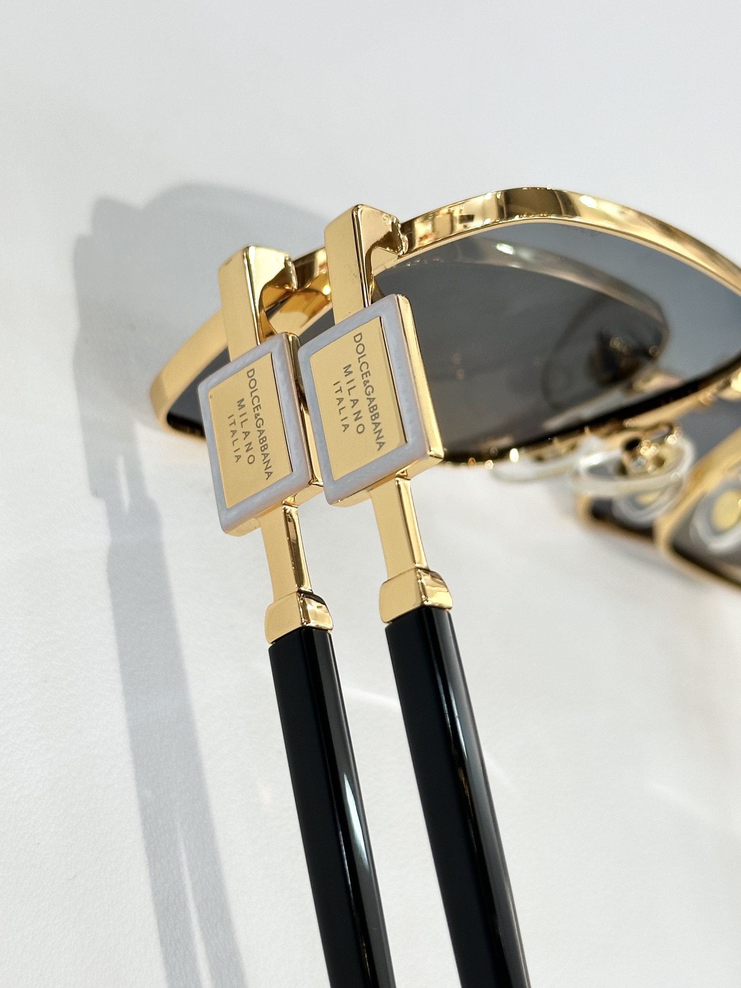  DOLCE & GABBAN*
MODEL：DG2316
SIZE58口17 143
