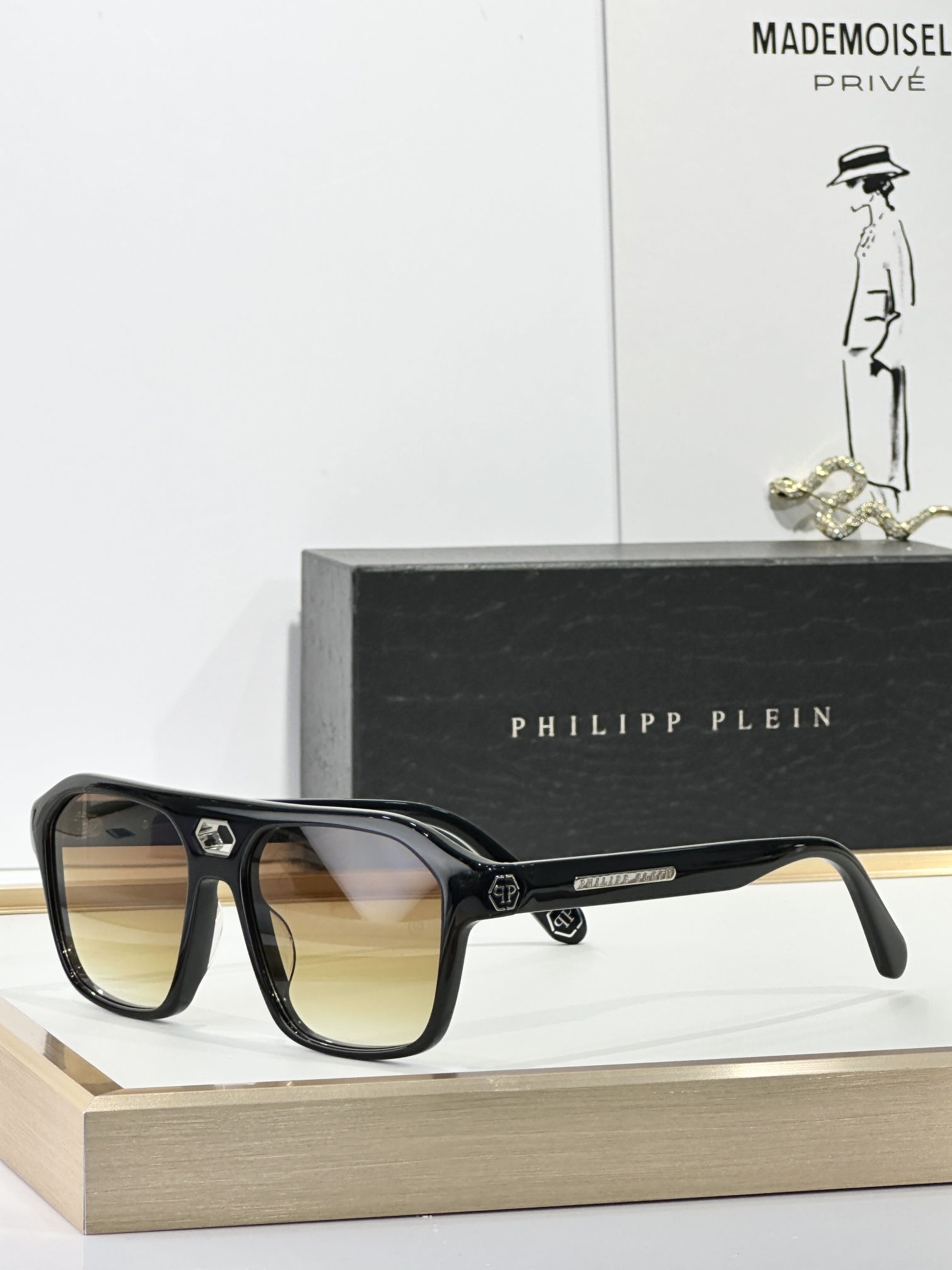  PHILIPP PLEI* 
MODEL：072M
SIZE：54口17-145
