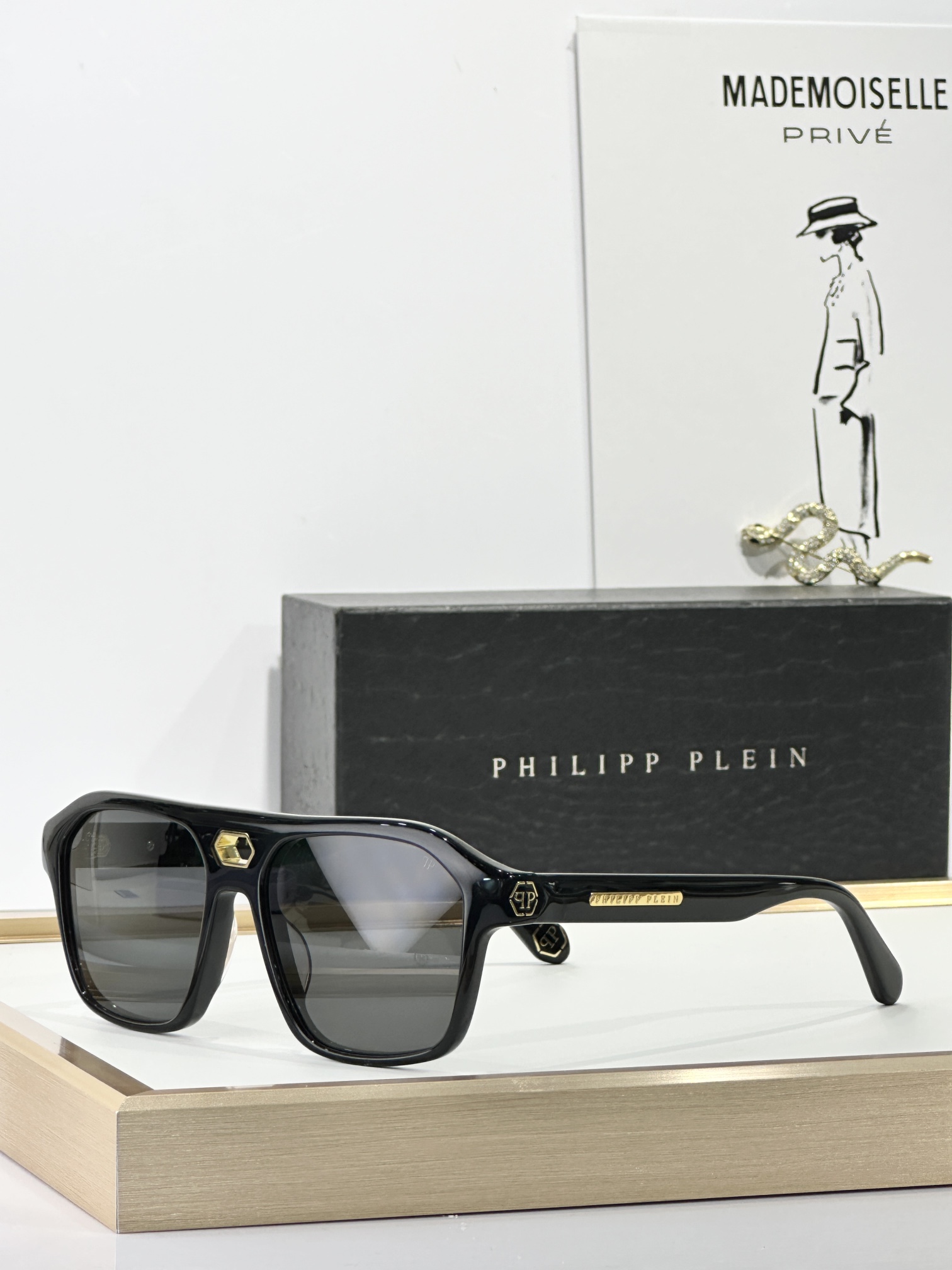  PHILIPP PLEI* 
MODEL：072M
SIZE：54口17-145
