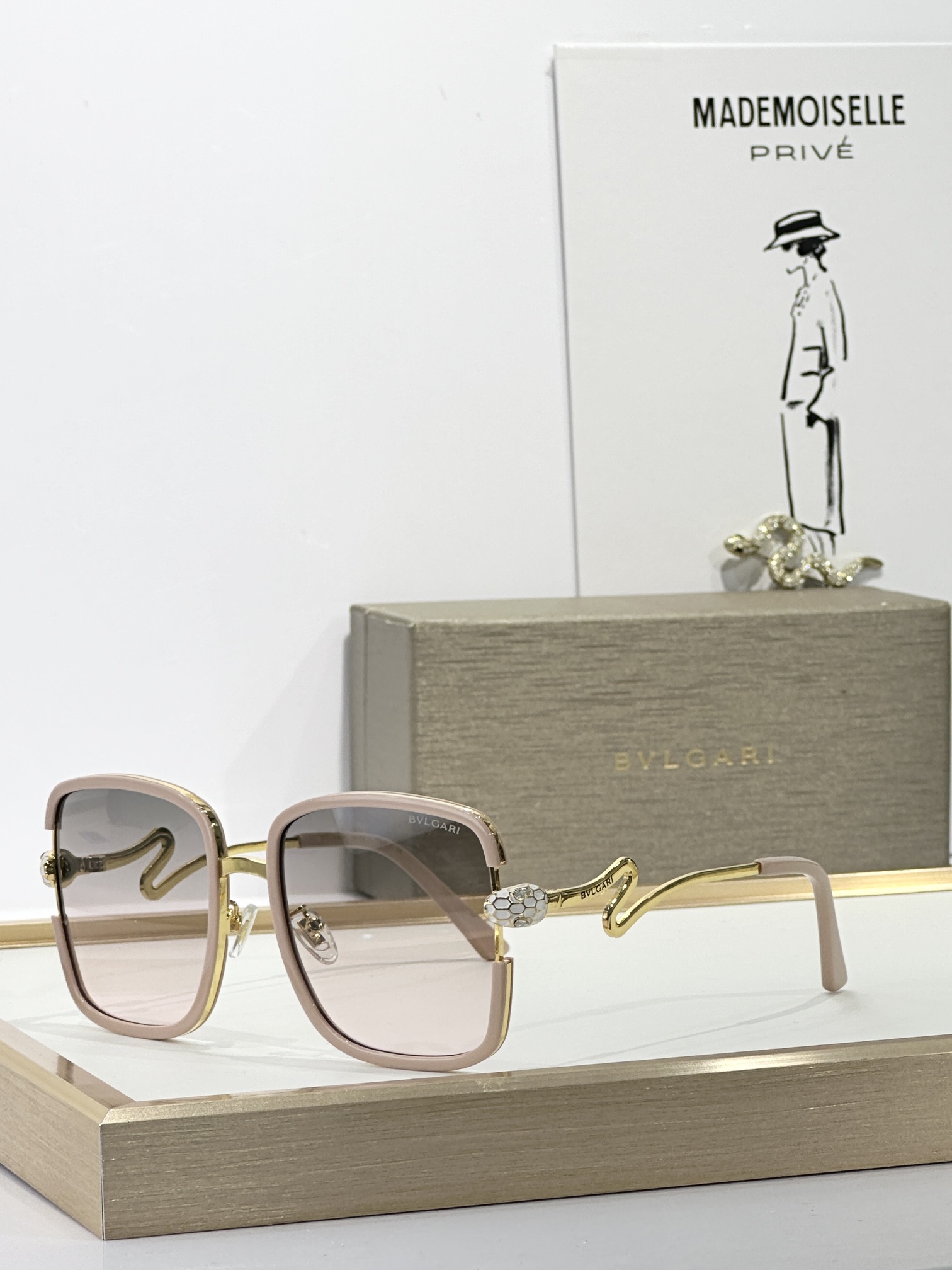  BVLGARI
MOD：BV8880
Size：57口20 142
