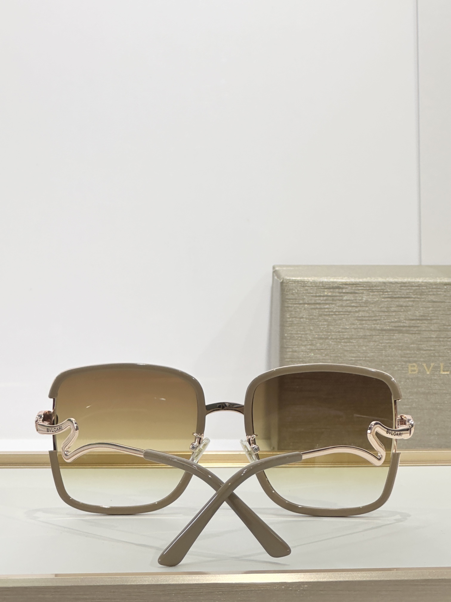  BVLGARI
MOD：BV8880
Size：57口20 142
