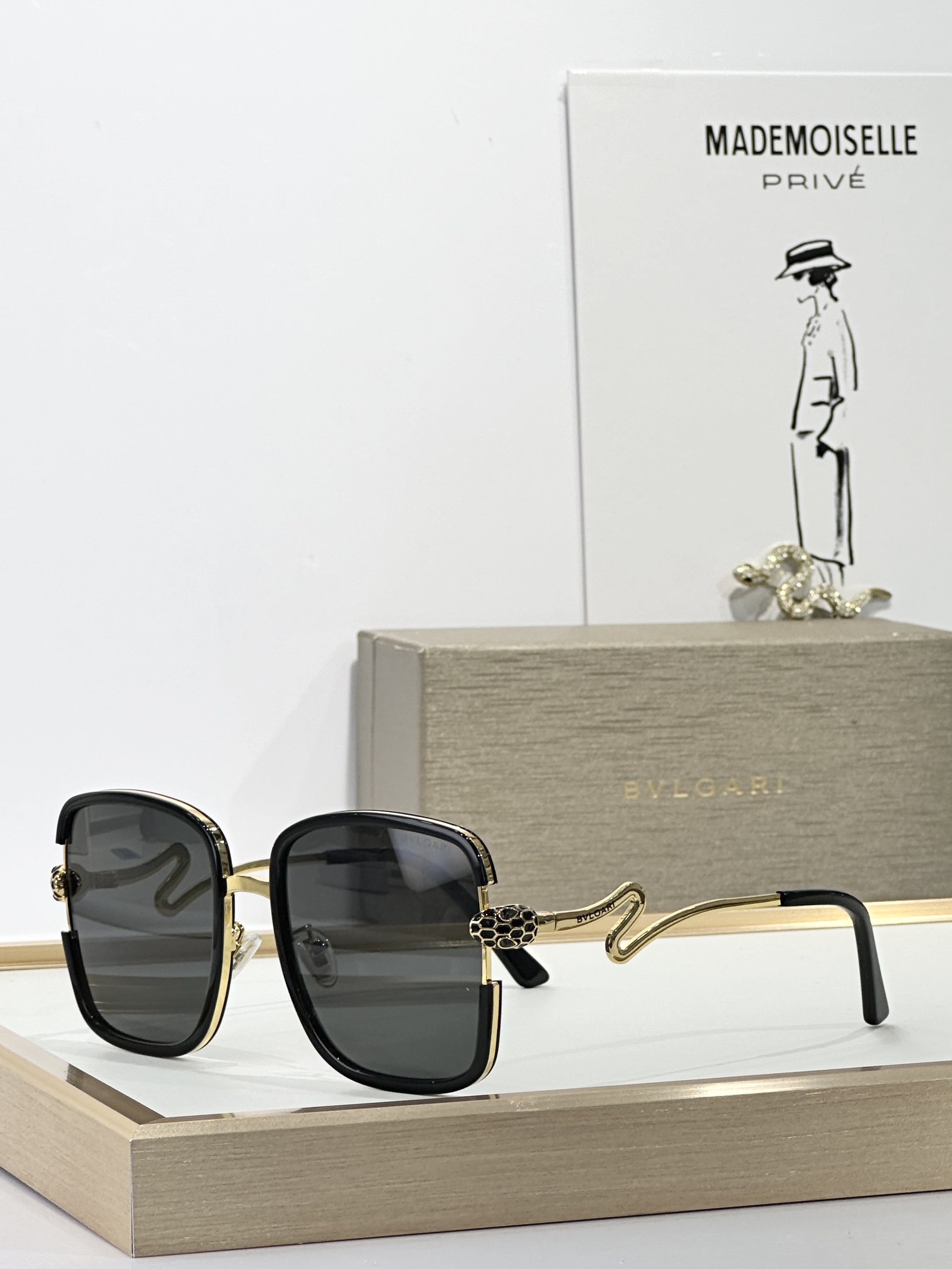  BVLGARI
MOD：BV8880
Size：57口20 142
