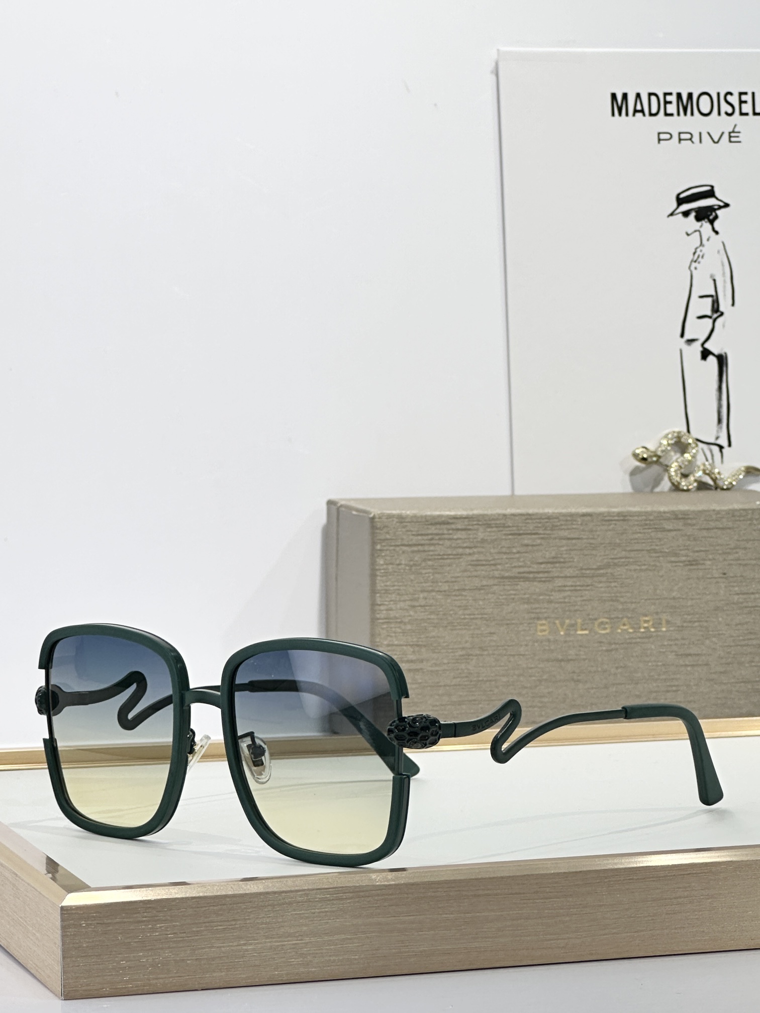  BVLGARI
MOD：BV8880
Size：57口20 142

