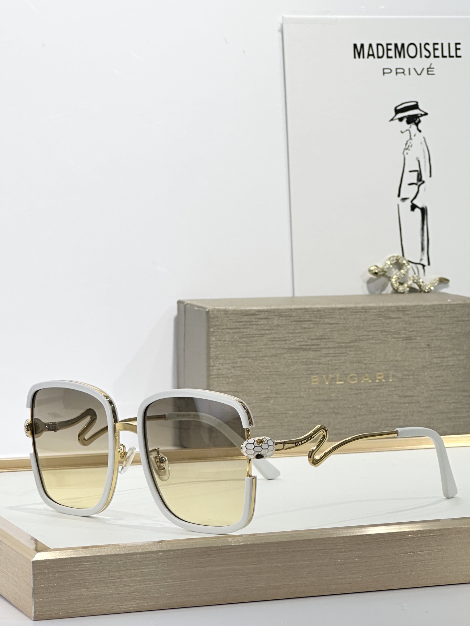  BVLGARI
MOD：BV8880
Size：57口20 142
