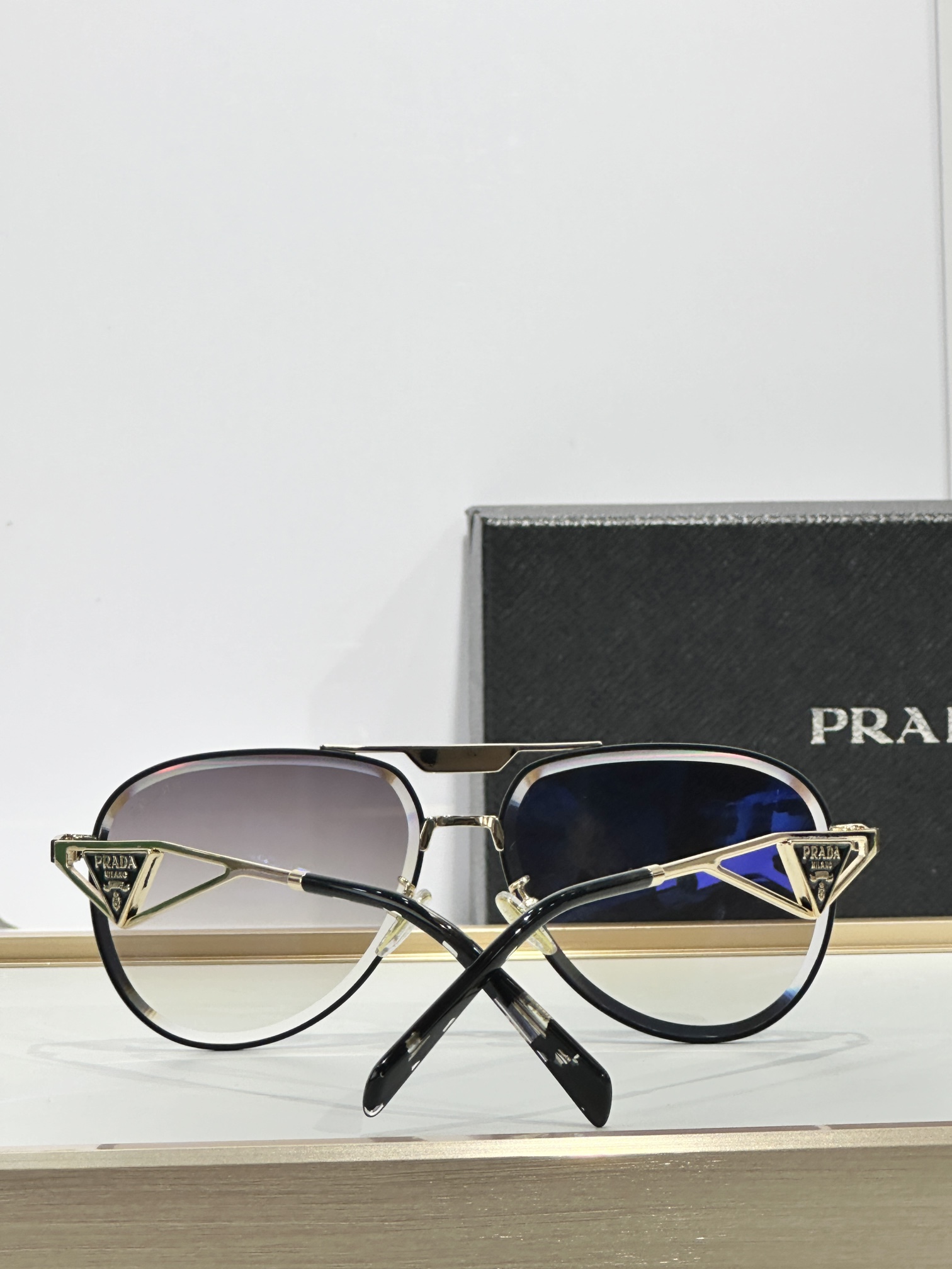  PRADA
MOD：SPR113W
Size：60口14 145
