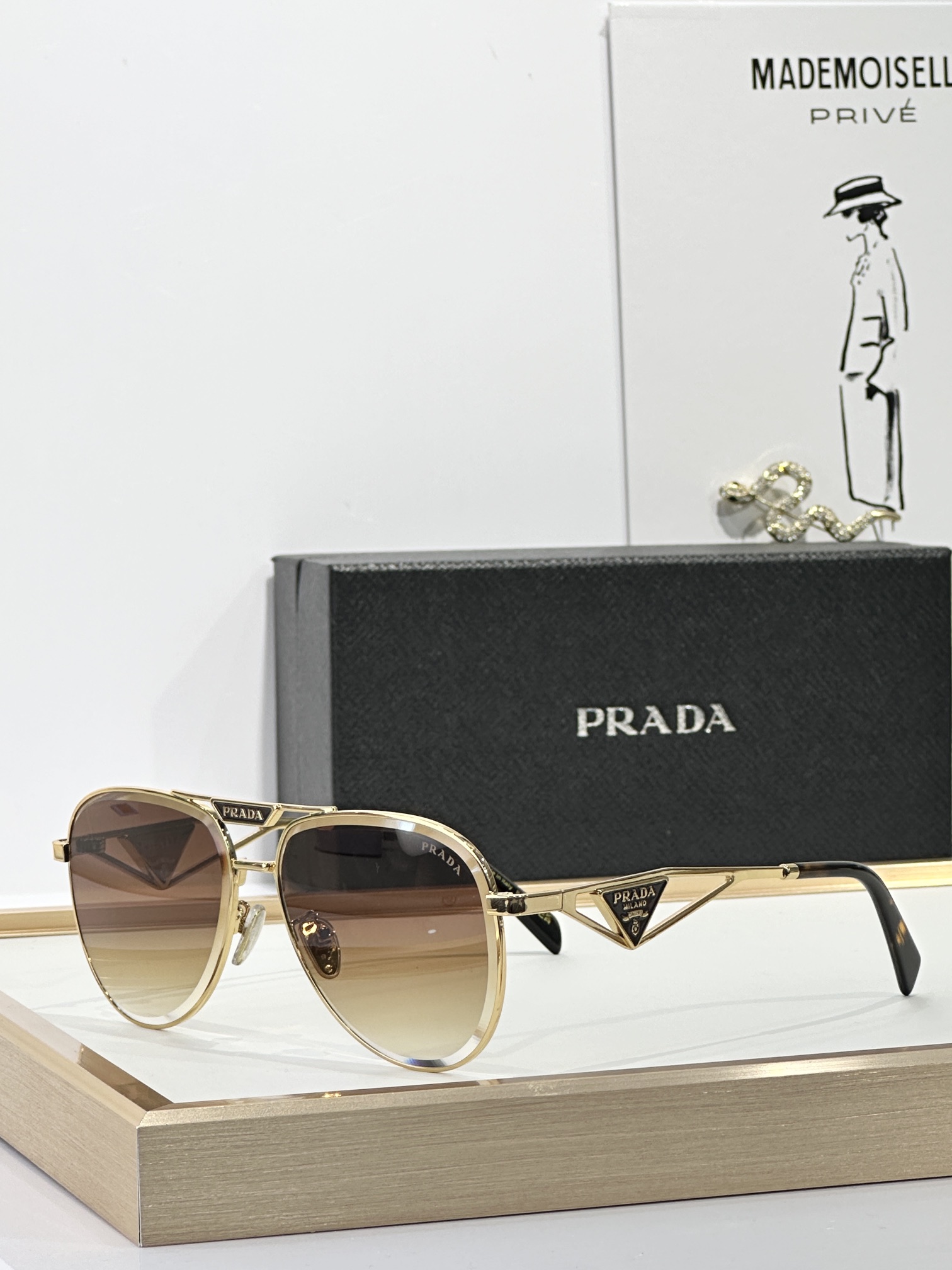  PRADA
MOD：SPR113W
Size：60口14 145
