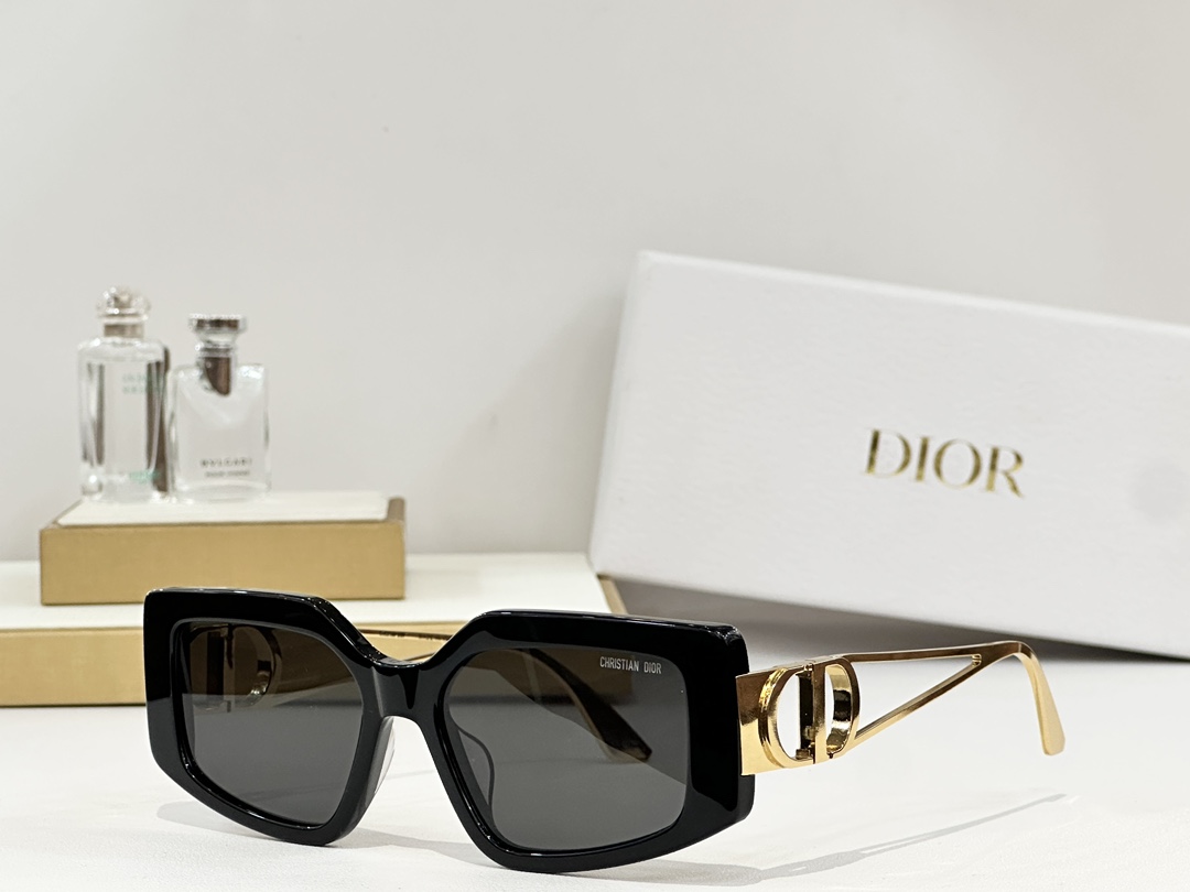  DIOR
MOD：DSGTA52UC
Size：55口18 138
