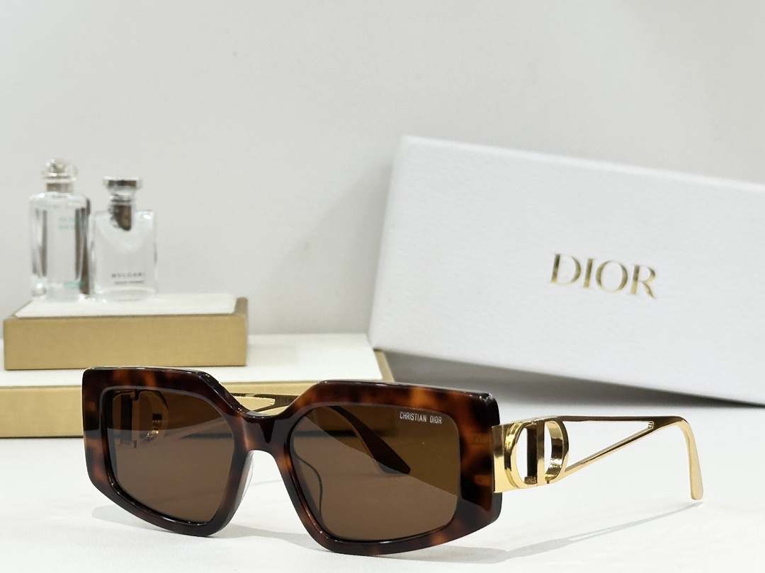  DIOR
MOD：DSGTA52UC
Size：55口18 138
