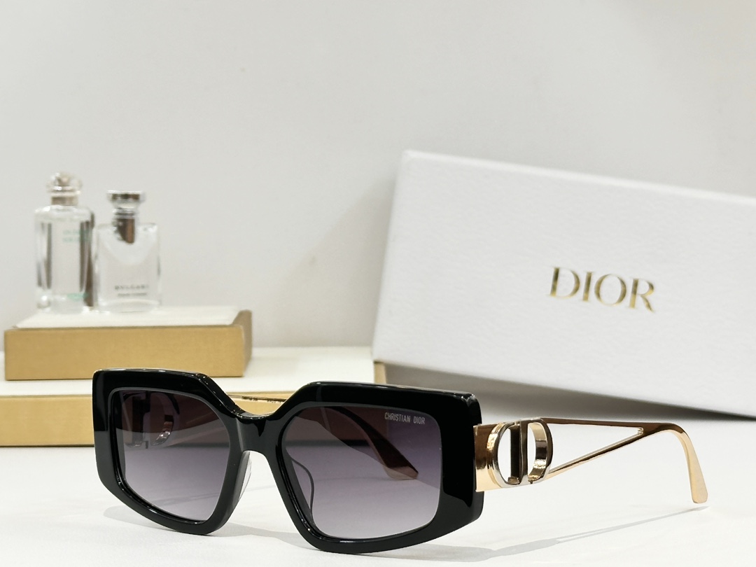  DIOR
MOD：DSGTA52UC
Size：55口18 138
