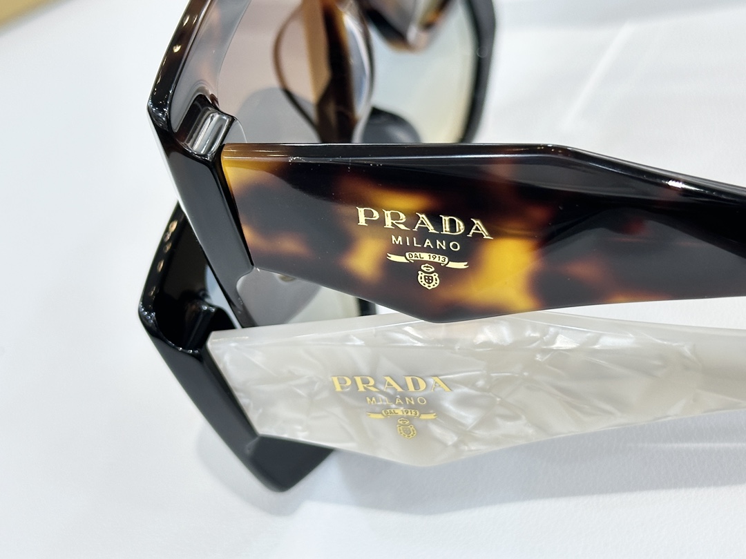  PRADA
MOD：PR 204VS
Size：51口22 145
