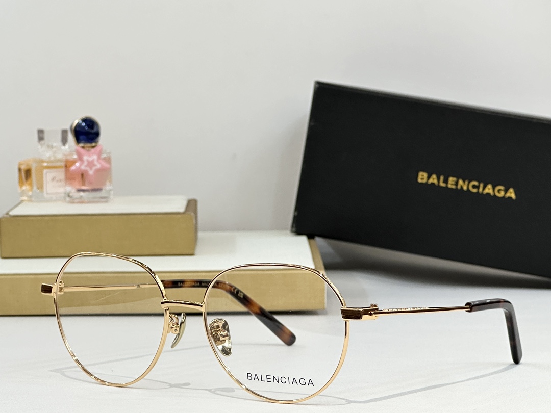 BALENCIAG*
MODEL：BB0168O
SIZE：56口17-145
