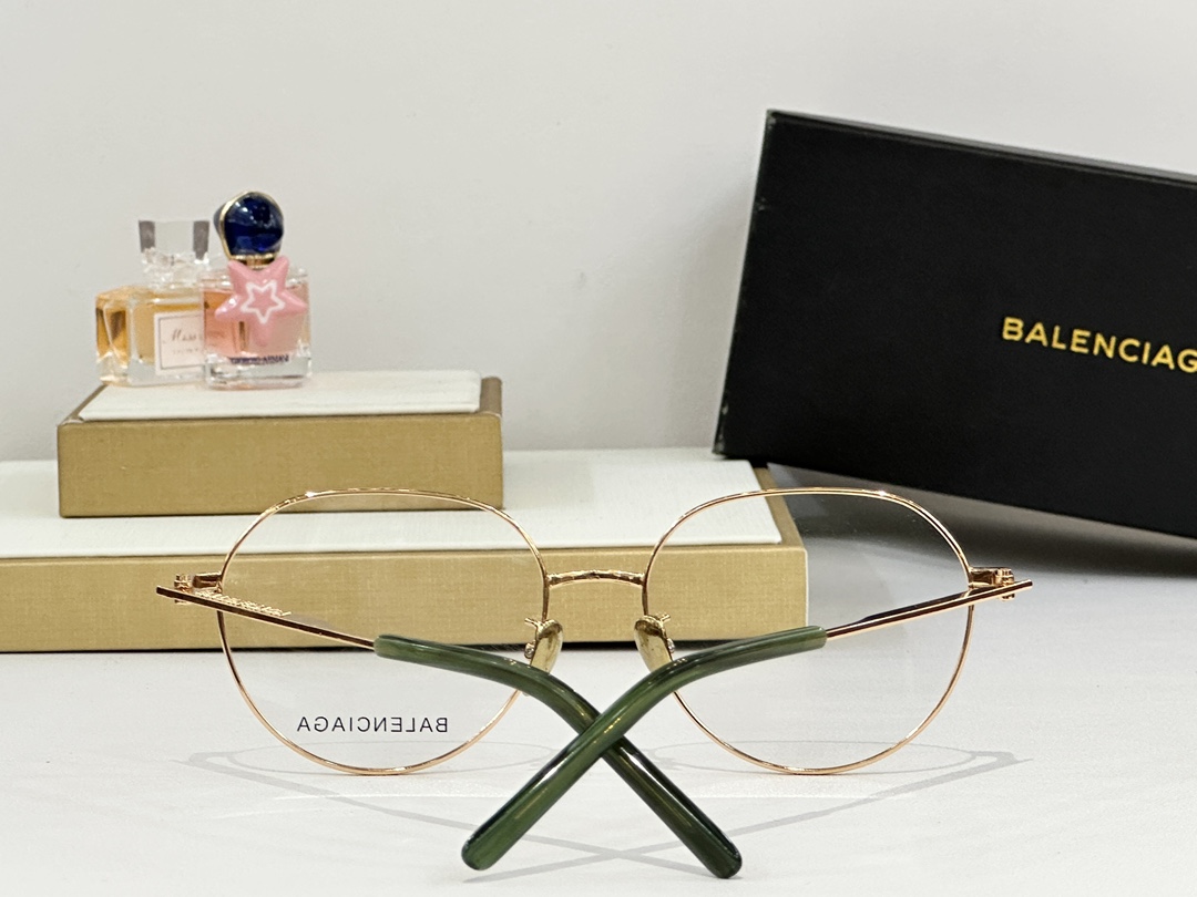  BALENCIAG*
MODEL：BB0168O
SIZE：56口17-145
