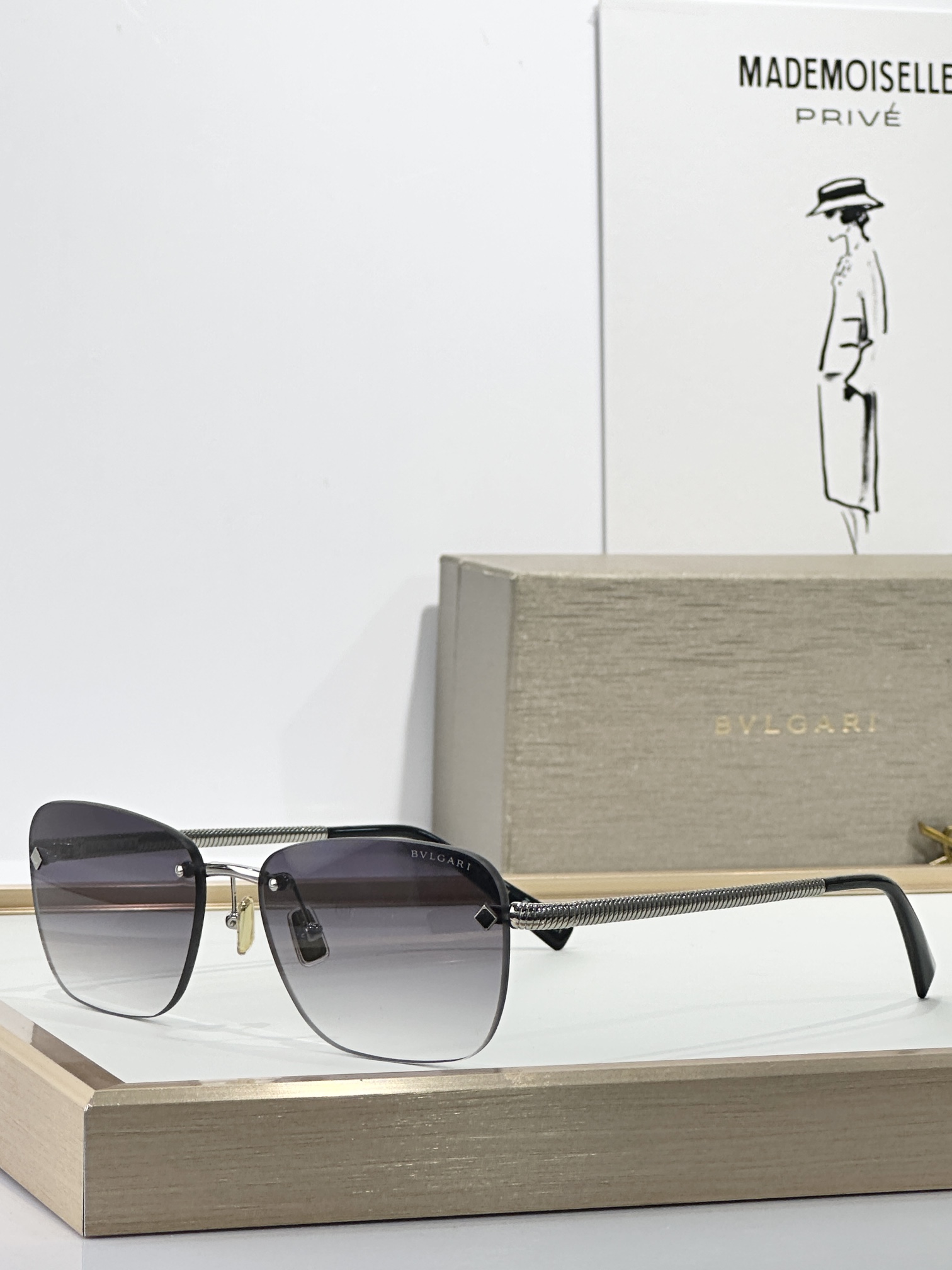  BVLGARI
MOD：BV40057U
Size：59口17-140
