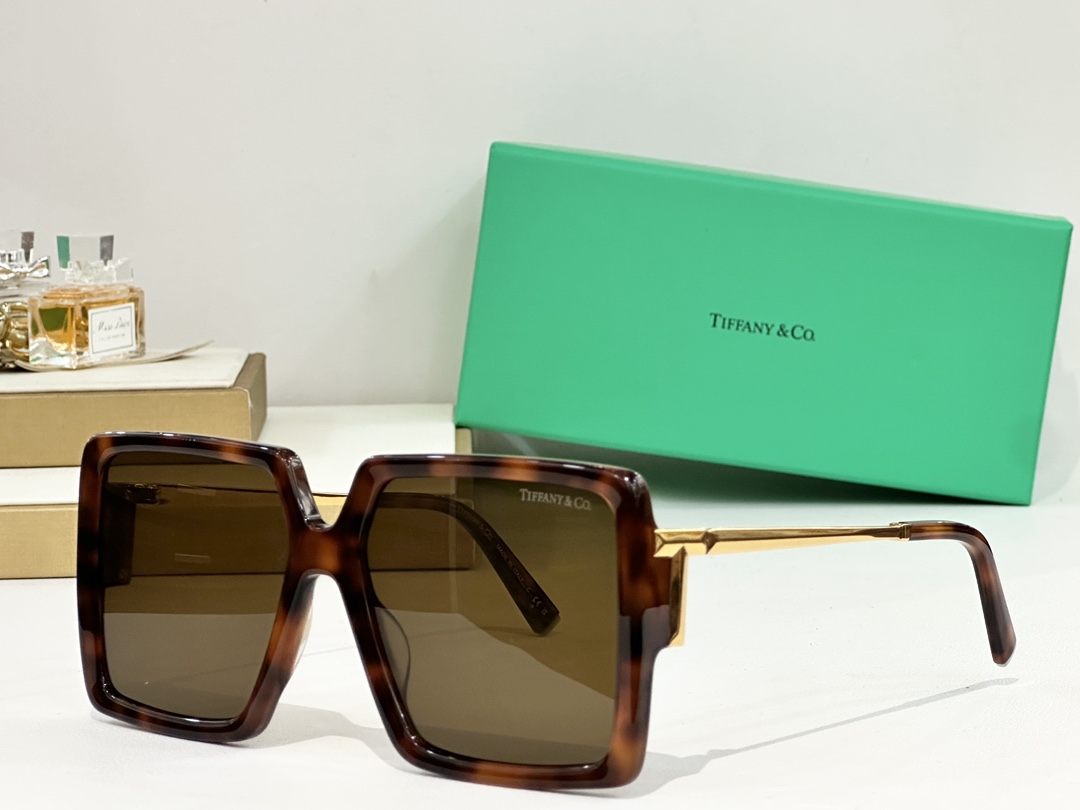  TIFFANY&Co.
MODEL：TF4212
SIZE：59口17-135
