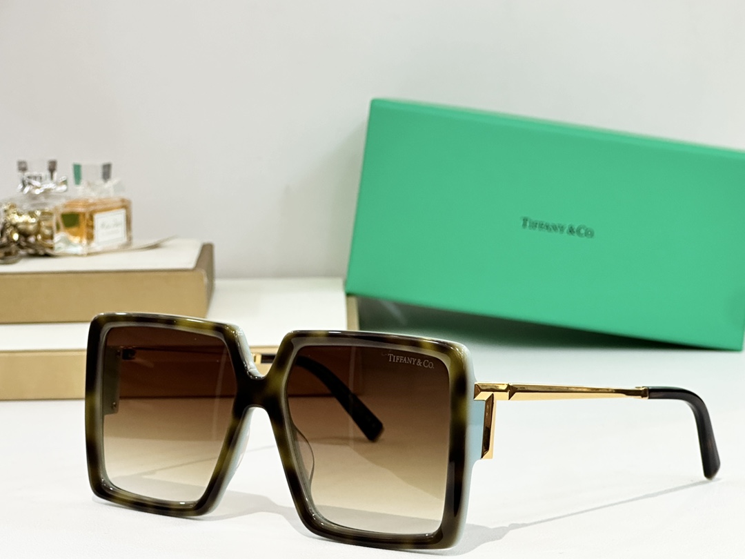  TIFFANY&Co.
MODEL：TF4212
SIZE：59口17-135
