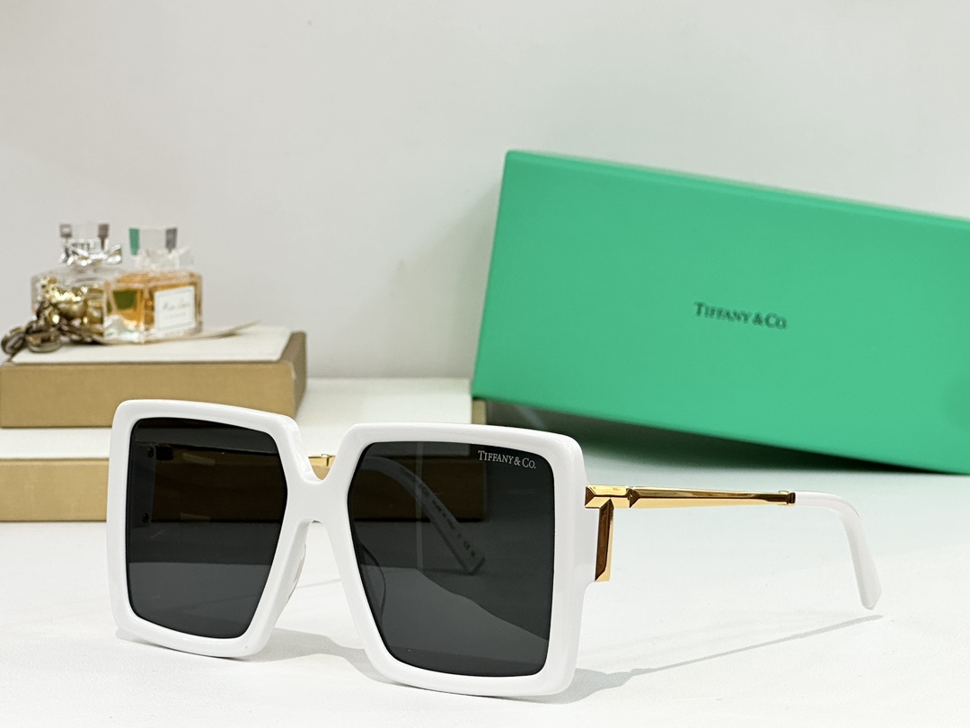  TIFFANY&Co.
MODEL：TF4212
SIZE：59口17-135
