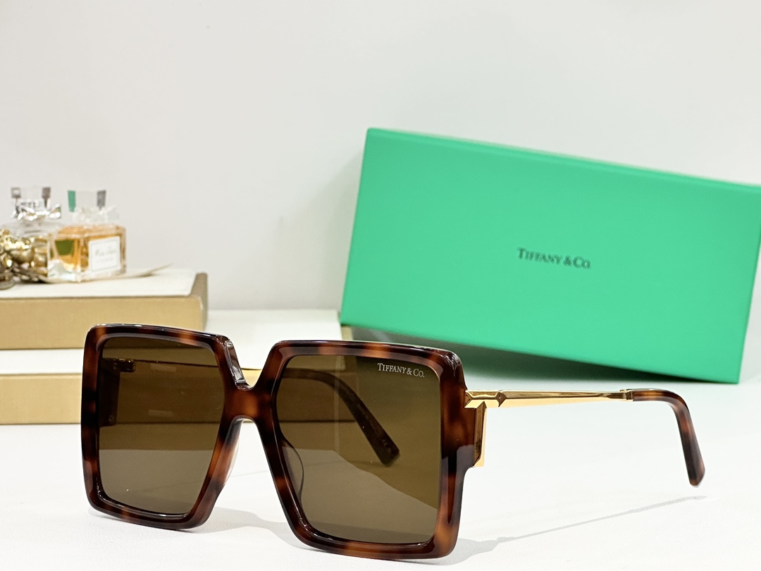  TIFFANY&Co.
MODEL：TF4212
SIZE：59口17-135
