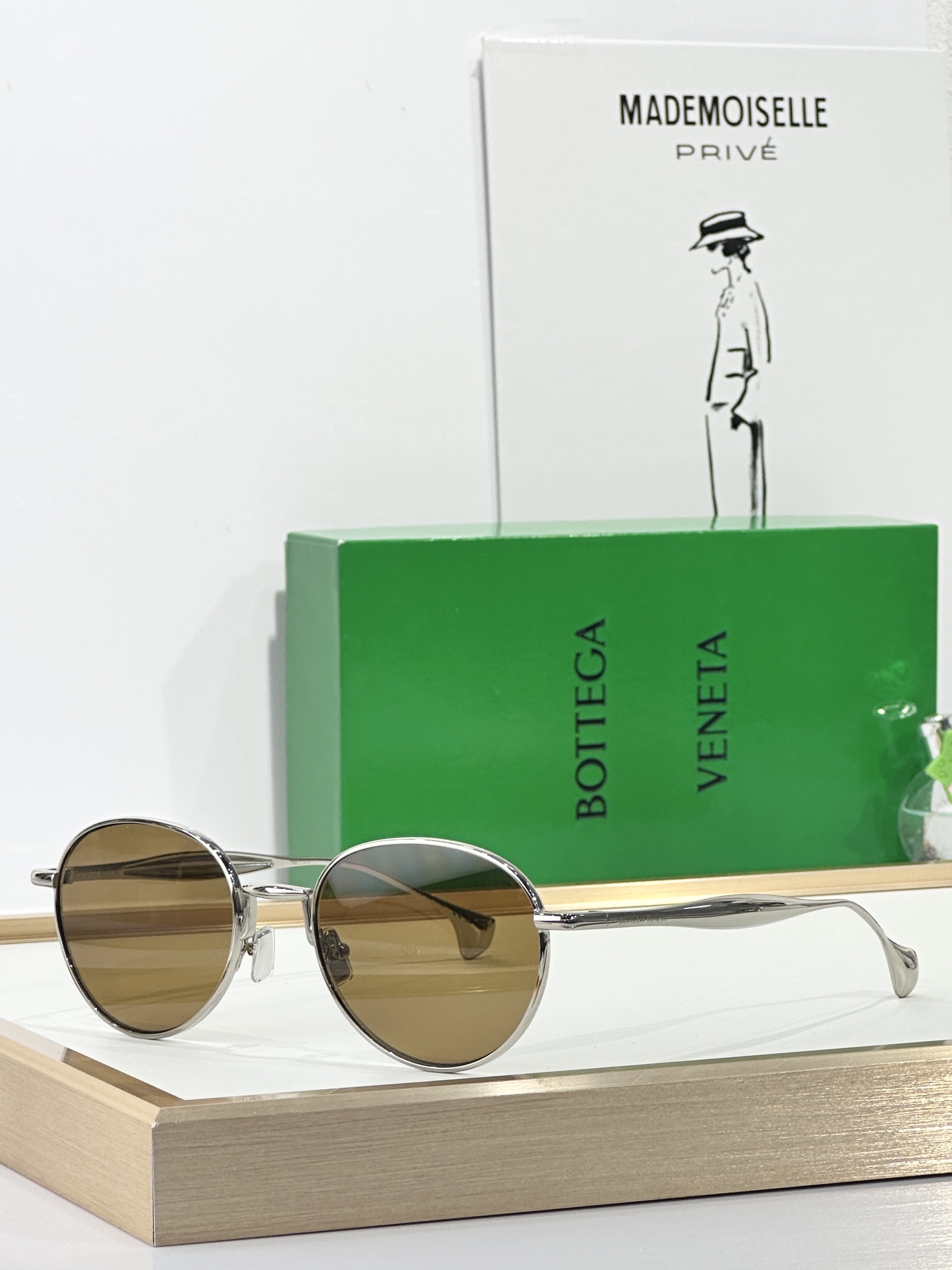 BOTTEGA VENET*
TOP QUALITY
MODEL：BV1396S
SIZE53口21-1