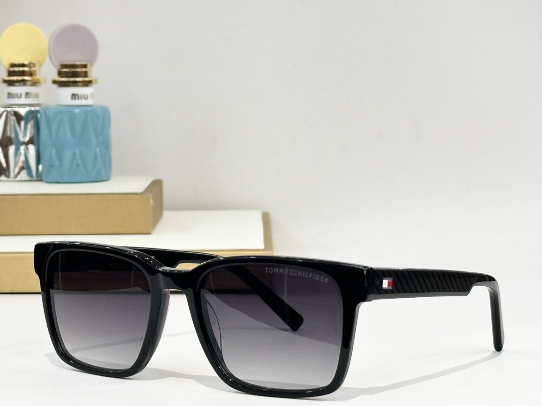  TOMMY HILFIGER
MOD：TH 2143/S
Size：54口19 145
