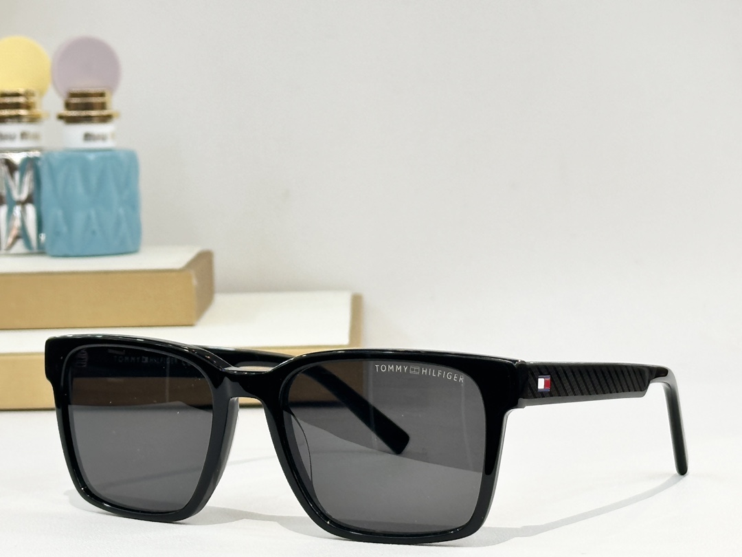  TOMMY HILFIGER
MOD：TH 2143/S
Size：54口19 145
