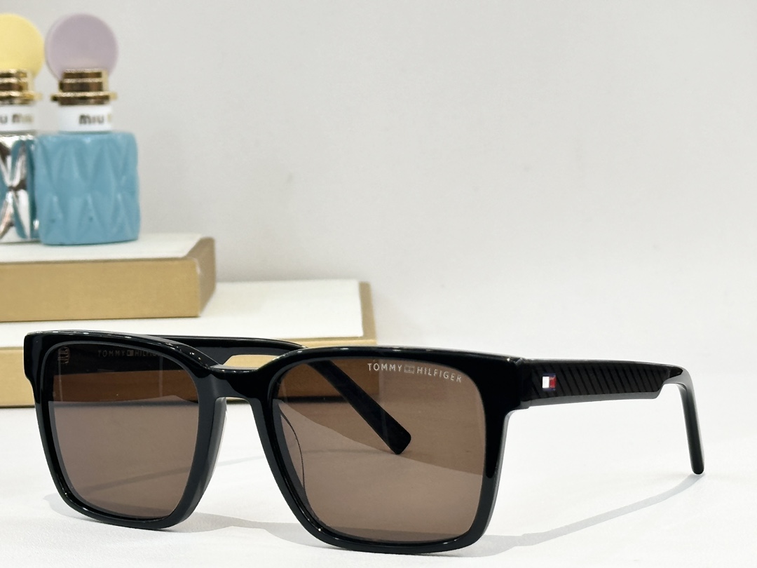  TOMMY HILFIGER
MOD：TH 2143/S
Size：54口19 145
