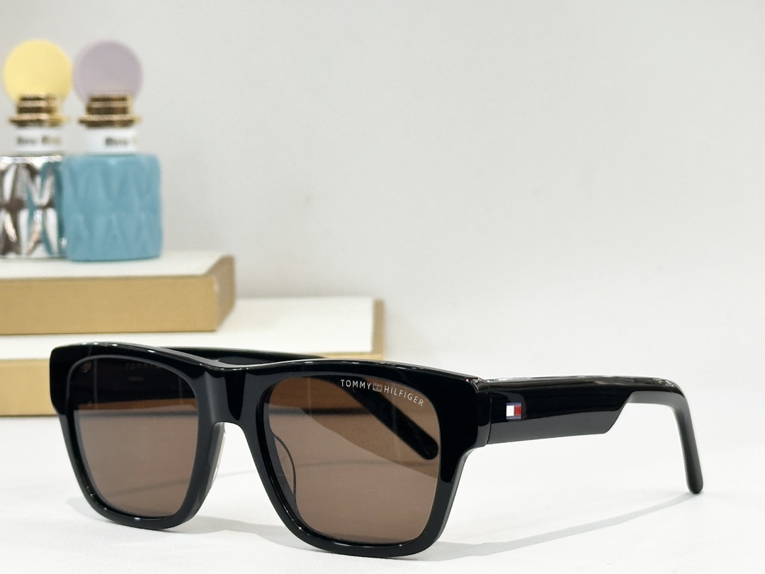  TOMMY HILFIGER
MOD：TH 1975/S
Size：51口19 145
