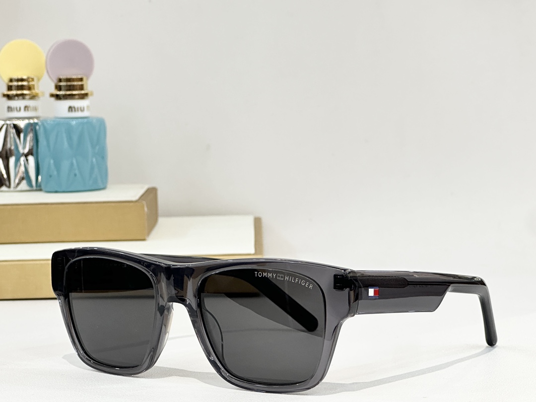  TOMMY HILFIGER
MOD：TH 1975/S
Size：51口19 145
