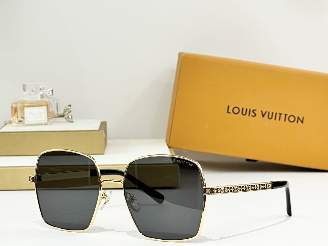  LOUIS VUITTO*
MODEL Z2955U
SIZE56口19-145
