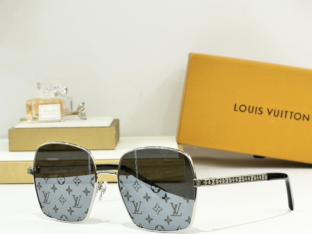  LOUIS VUITTO*
MODEL Z2955U
SIZE56口19-145
