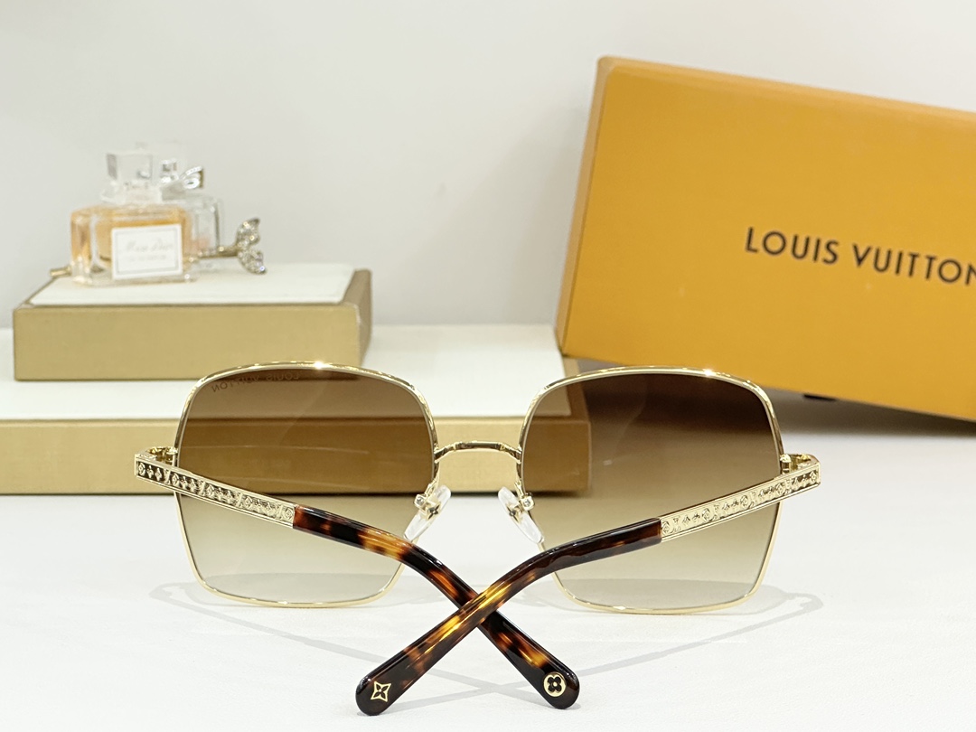  LOUIS VUITTO*
MODEL Z2955U
SIZE56口19-145
