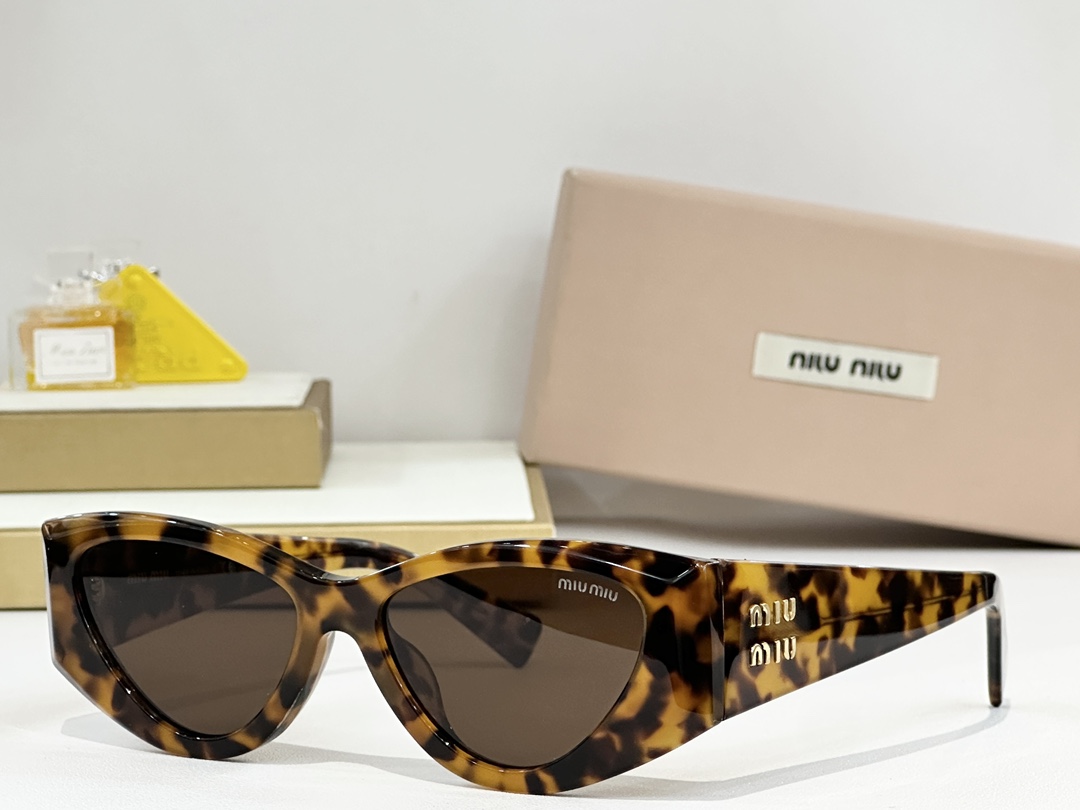  MIU M*
MODEL SMU06YS
SIZE：52口17-145
