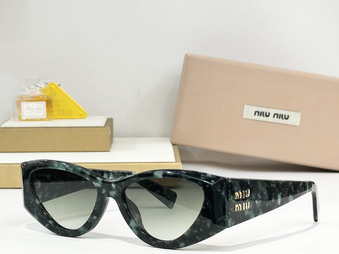  MIU M*
MODEL SMU06YS
SIZE：52口17-145
