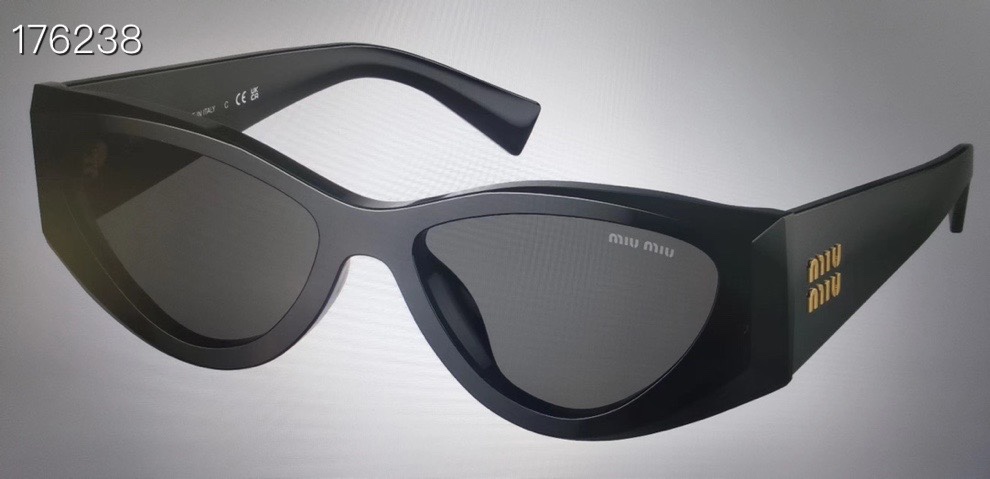  MIU M*
MODEL SMU06YS
SIZE：52口17-145
