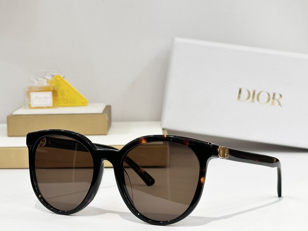  DIOR
MOD：R2F
Size：57口20 140
