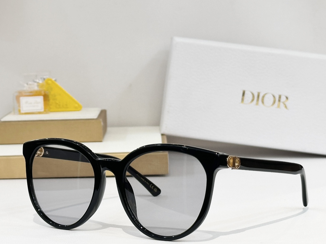  DIOR
MOD：R2F
Size：57口20 140

