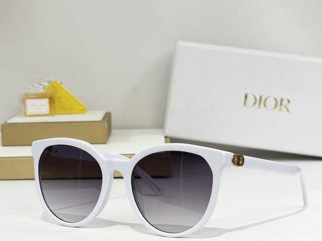  DIOR
MOD：R2F
Size：57口20 140
