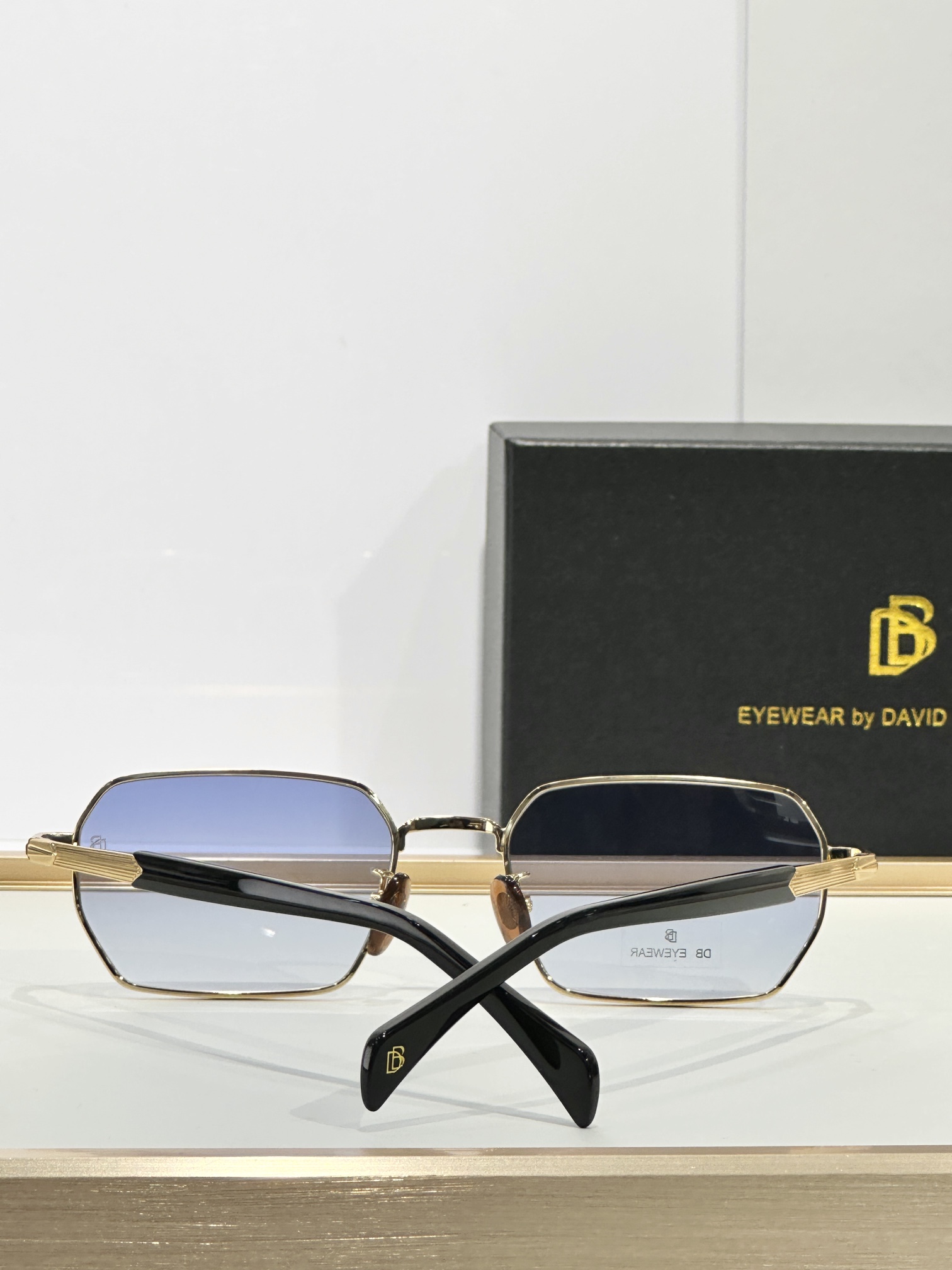  DAVID BECKHAM
MOD：DB 1174/S
Size：55口19 140

